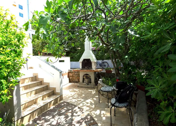 Buka Calm Ii By Interhome アパート プナト